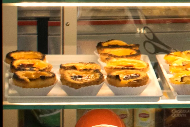 Pastéis de nata na montra